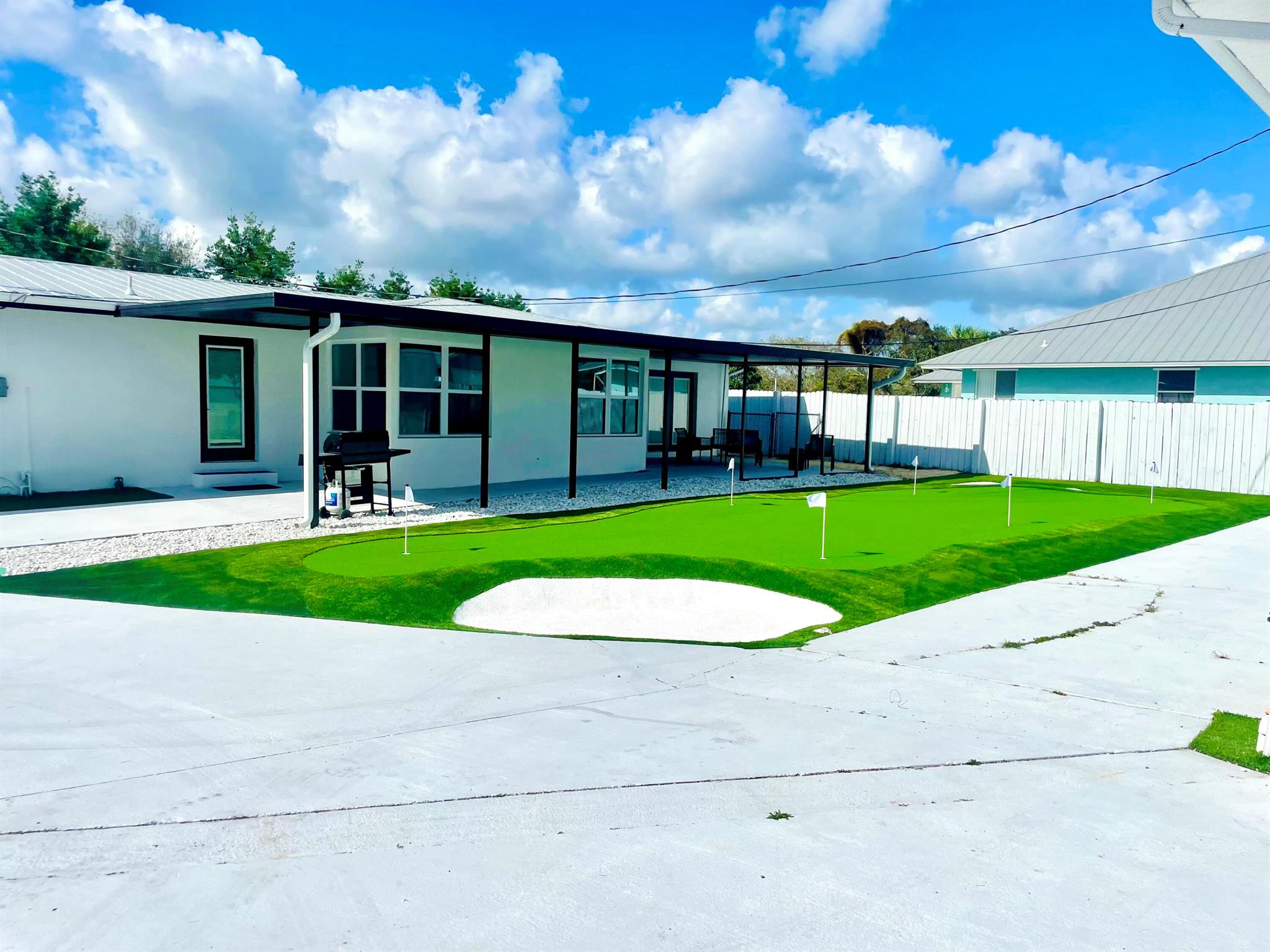 PAPAYA VILLAGE - Residential Lease