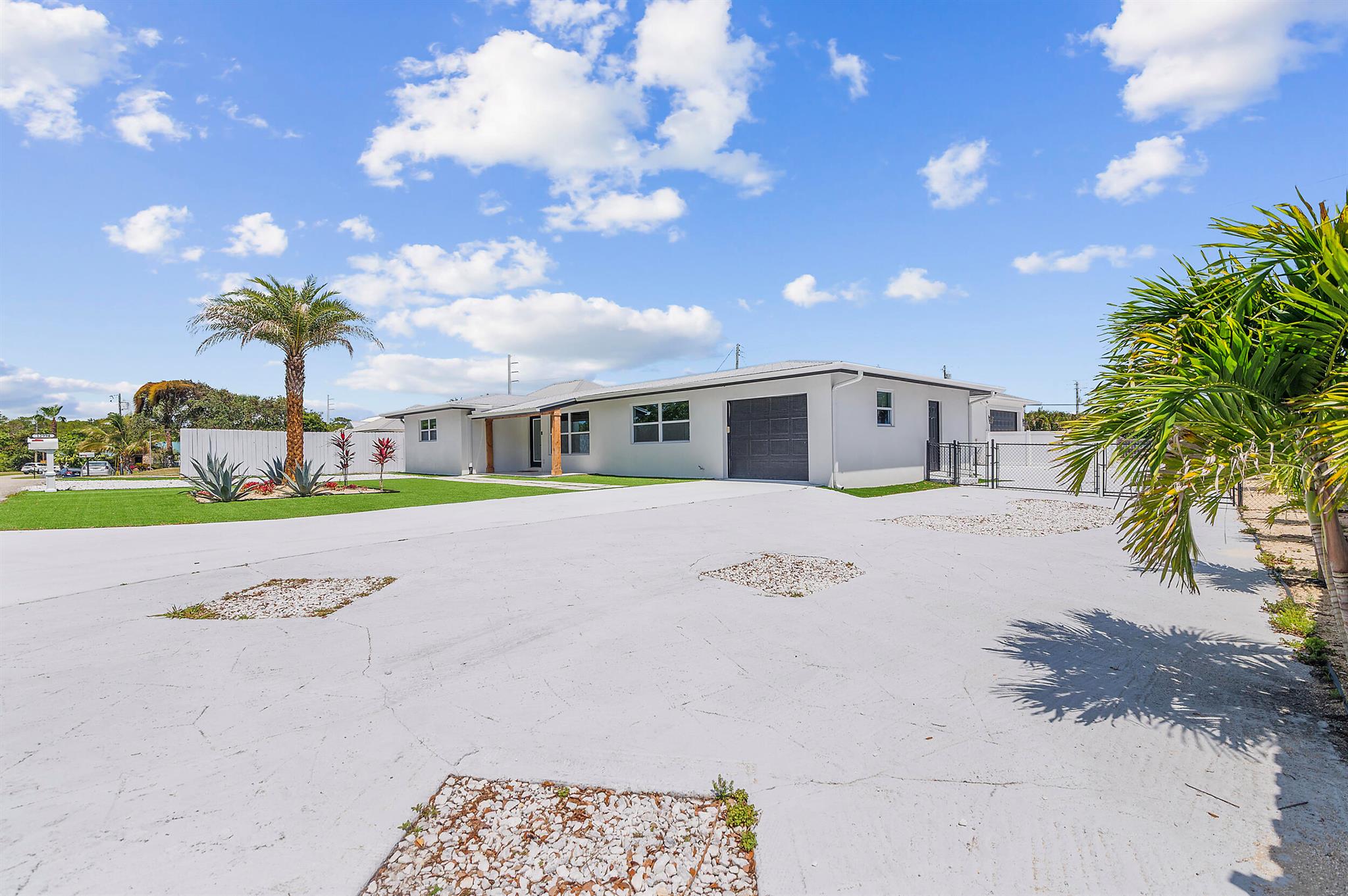 PAPAYA VILLAGE - Residential Lease