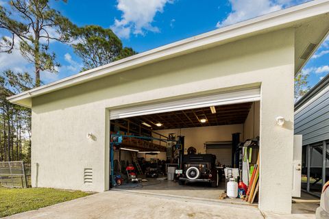 A home in Loxahatchee