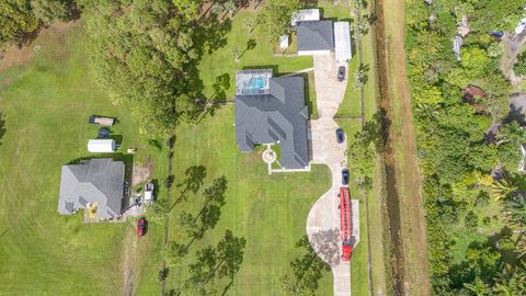 A home in Loxahatchee