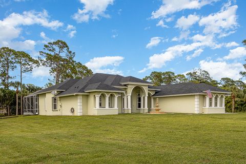 A home in Loxahatchee