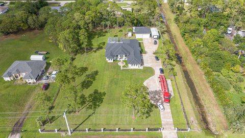 A home in Loxahatchee