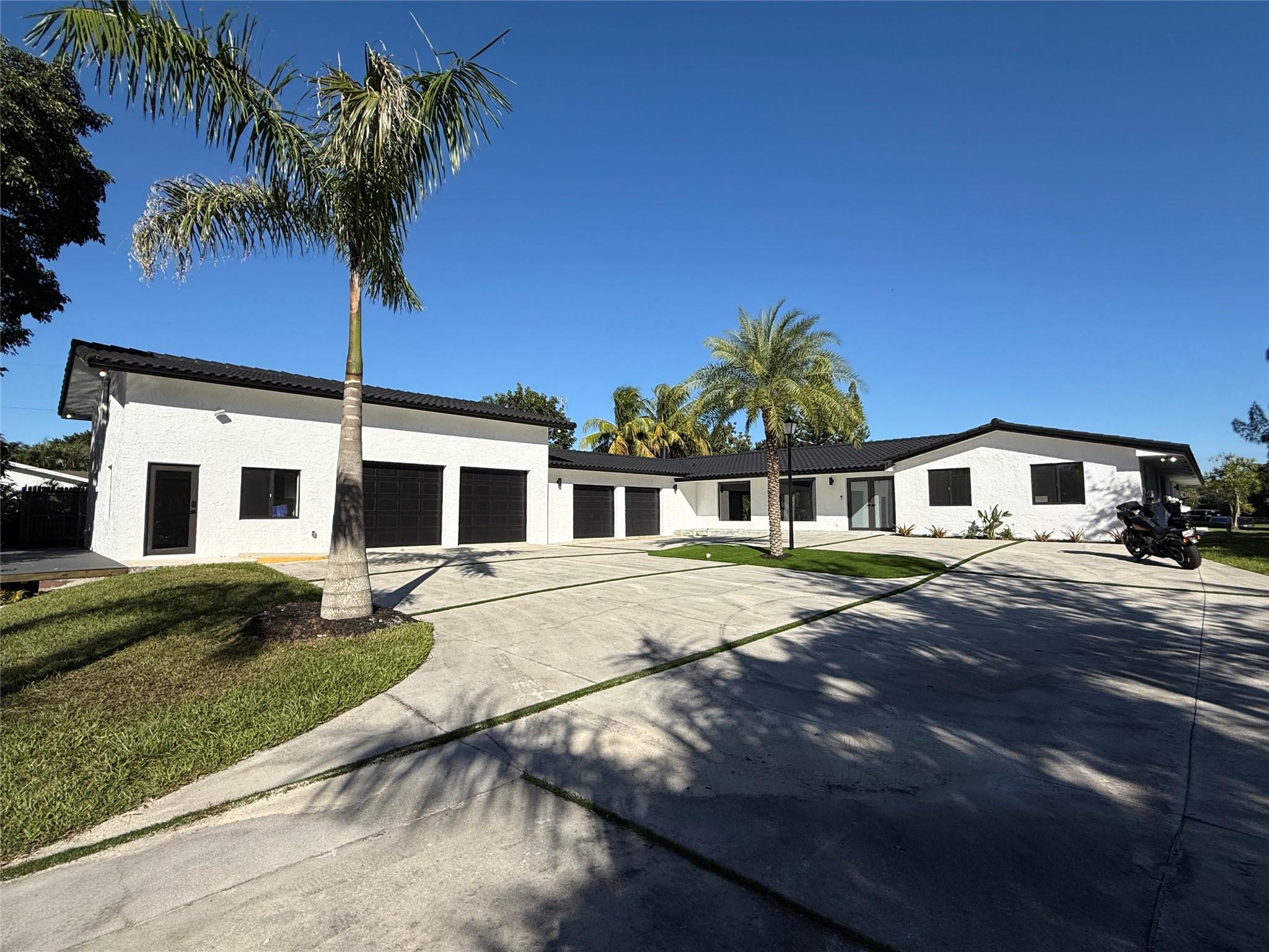 SUNSHINE RANCHES - Residential