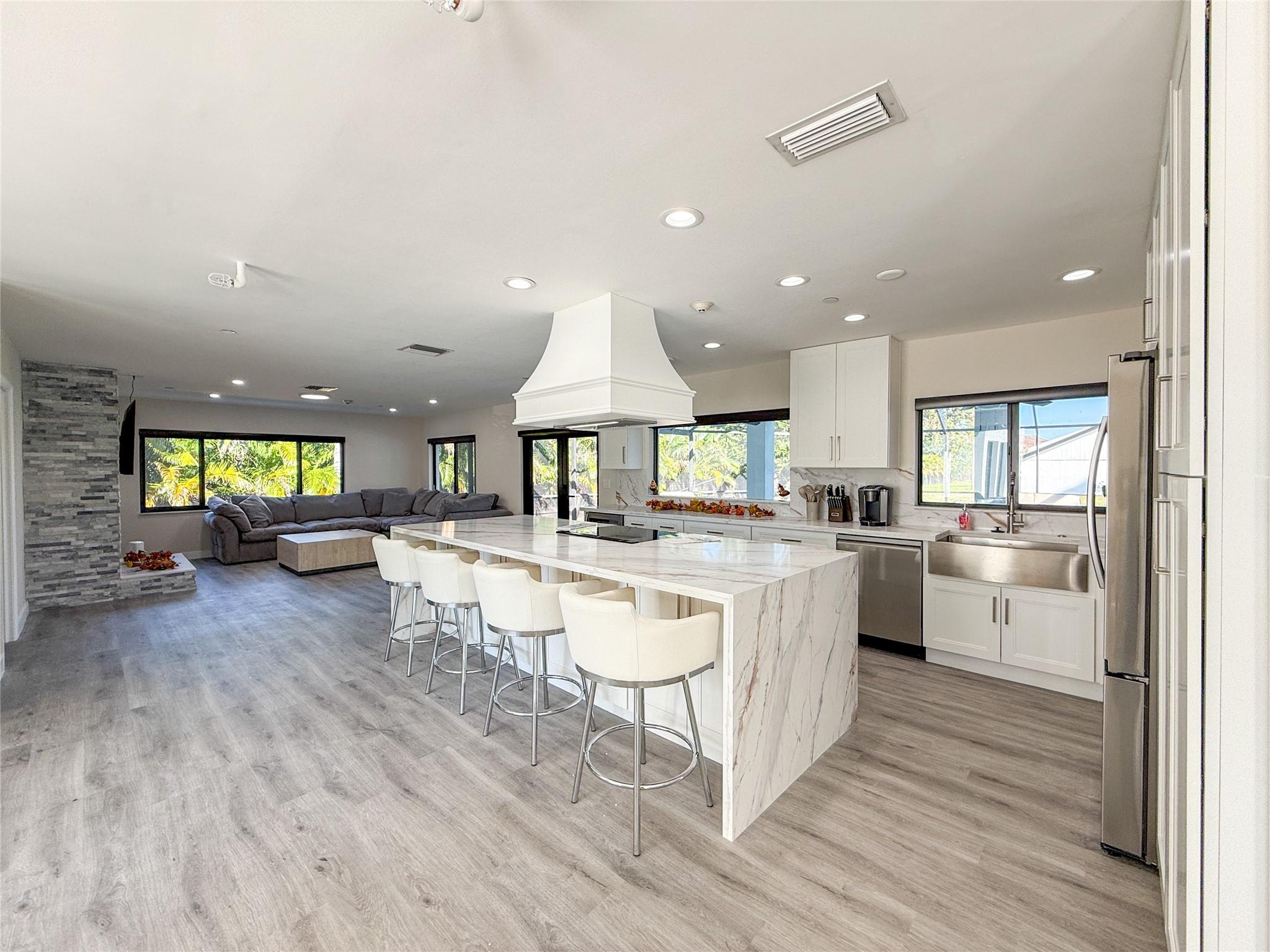 SUNSHINE RANCHES - Residential
