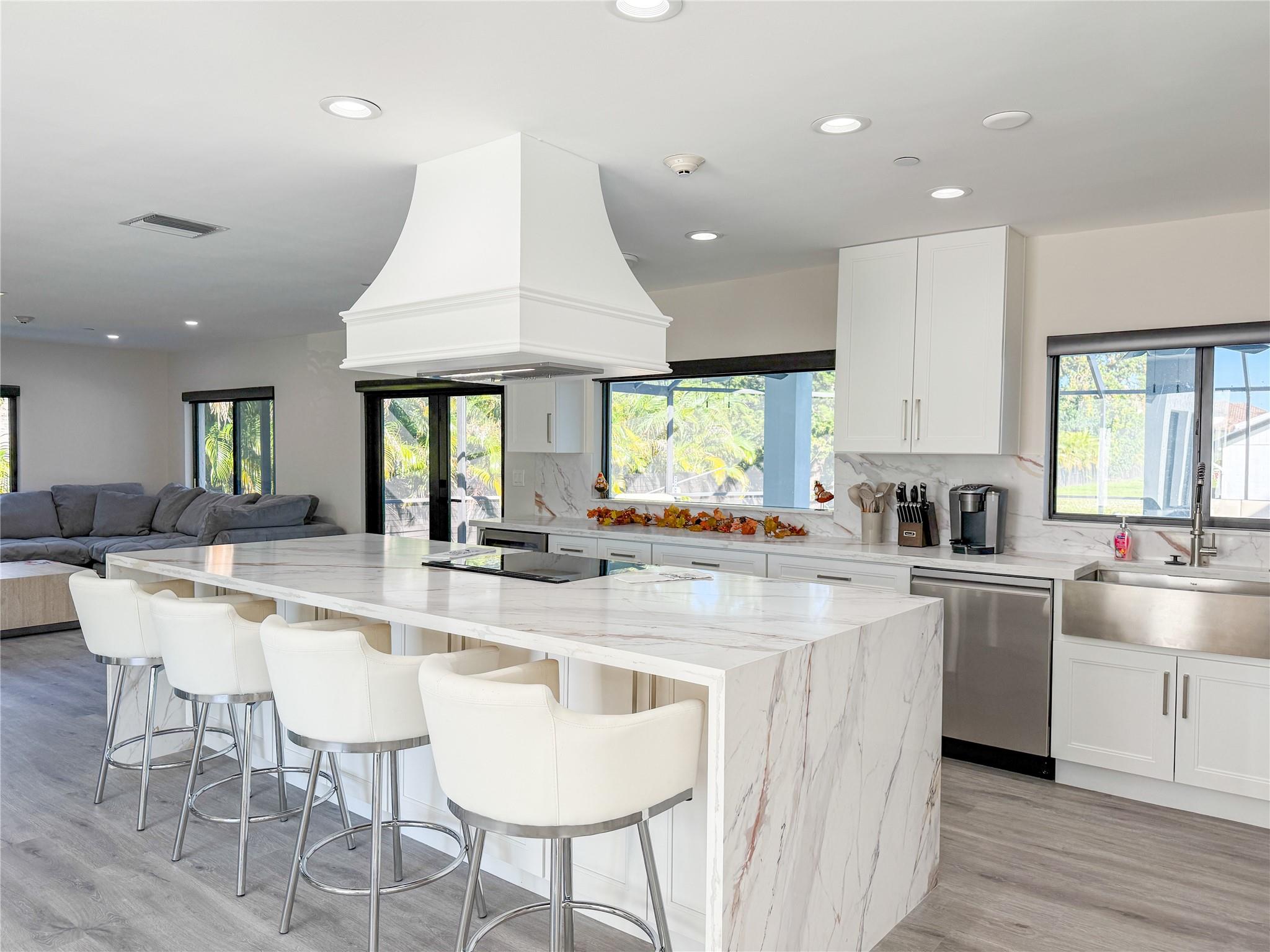 SUNSHINE RANCHES - Residential