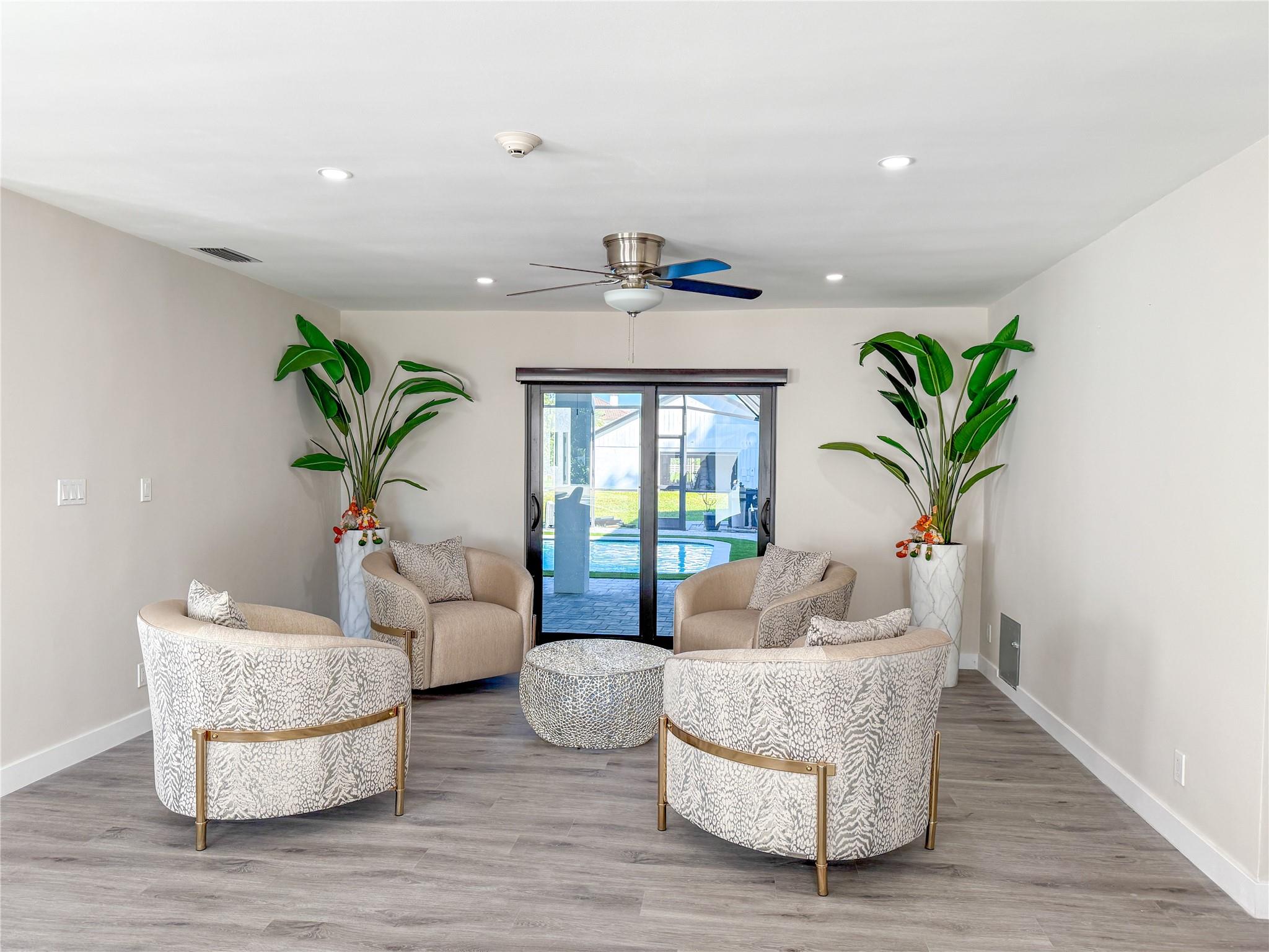SUNSHINE RANCHES - Residential
