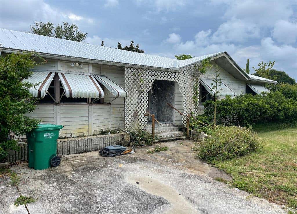 Photo of 601 Gregory Street, Fort Pierce, FL 34982 (MLS # R10795615)