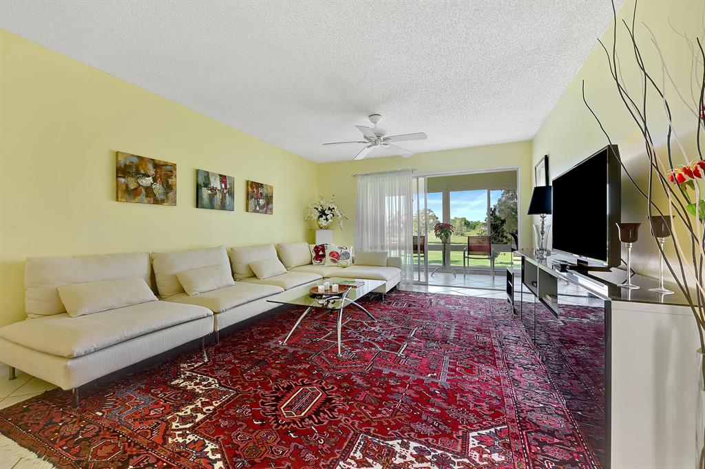 PALM GREENS AT VILLA DEL RAY CONDO I - Residential