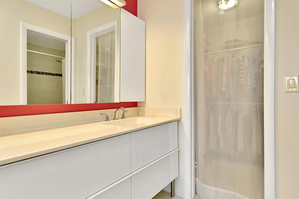 PALM GREENS AT VILLA DEL RAY CONDO I - Residential