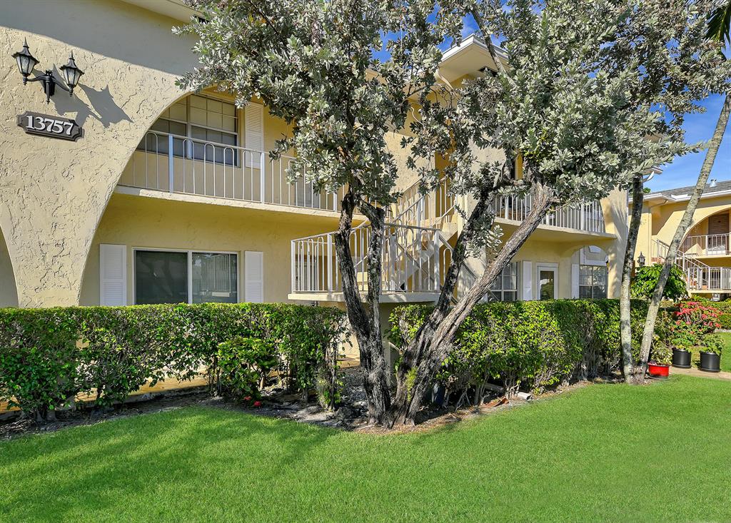 PALM GREENS AT VILLA DEL RAY CONDO I - Residential