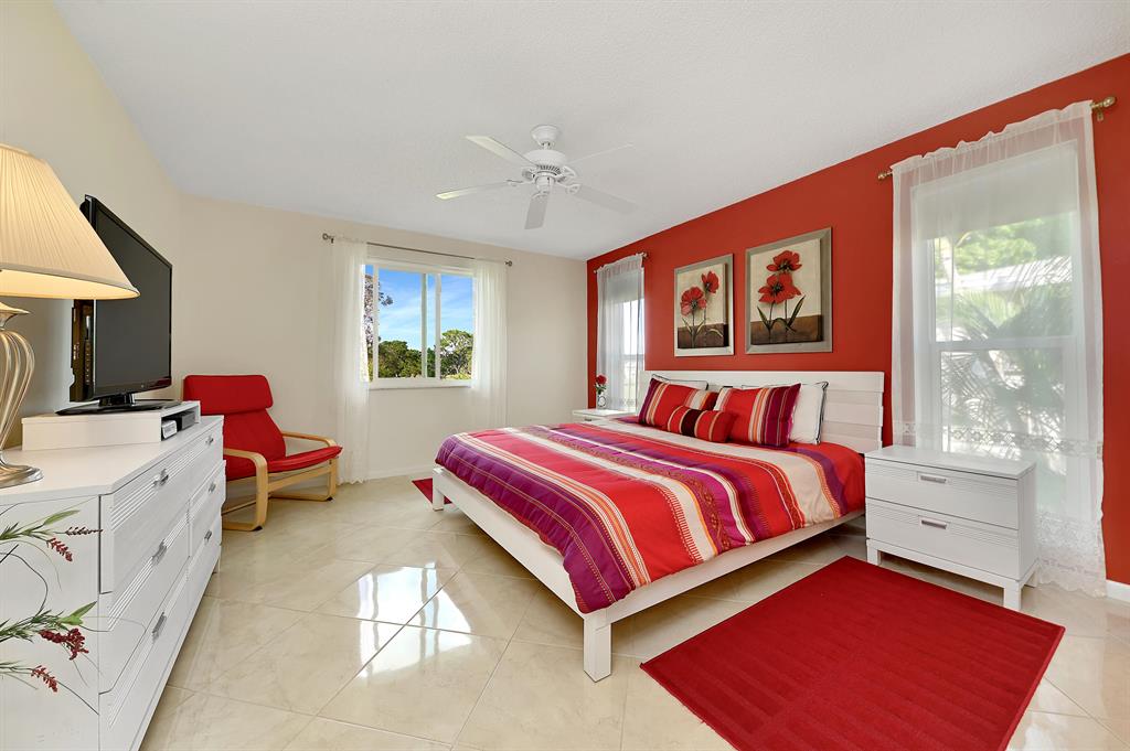 PALM GREENS AT VILLA DEL RAY CONDO I - Residential