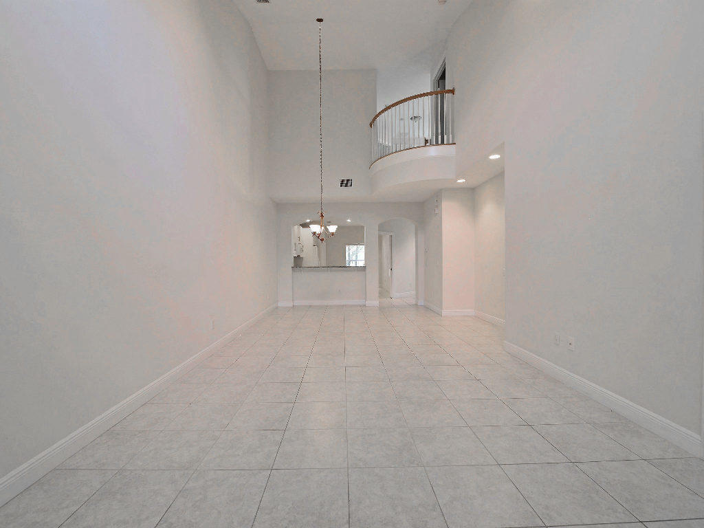 BOULEVARD VILLAGE & TENNIS CLUB - Residential Lease