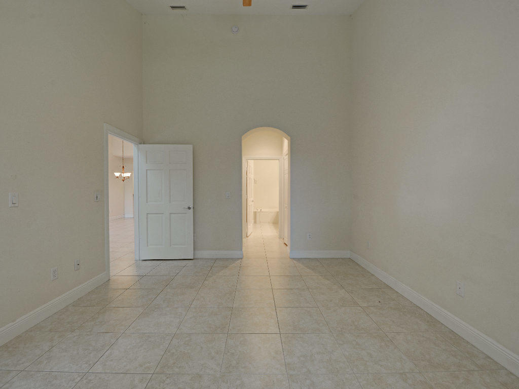 BOULEVARD VILLAGE & TENNIS CLUB - Residential Lease