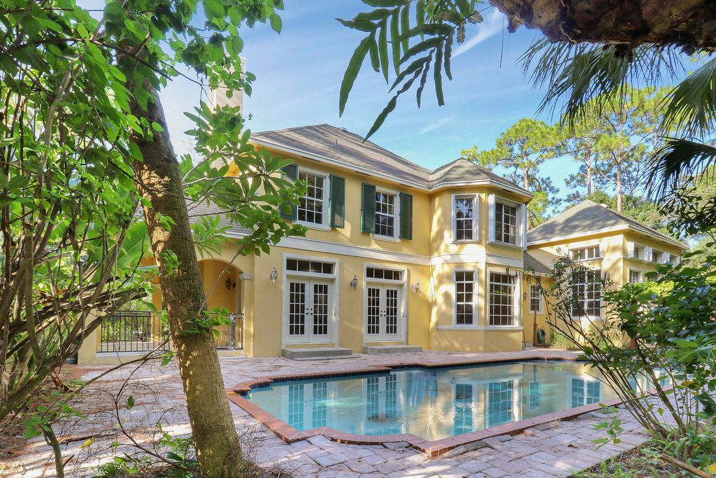 Photo of 8259 154th Court N, Palm Beach Gardens, FL 33418 (MLS # R11011439)