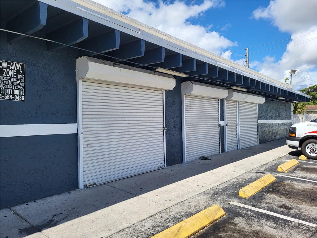 Photo of 2901 NW 19th St, Fort Lauderdale, FL 33311 (MLS # F10535024)