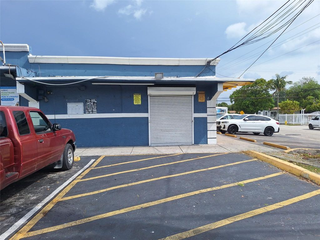 Photo of 2901 NW 19th St, Fort Lauderdale, FL 33311 (MLS # F10535024)