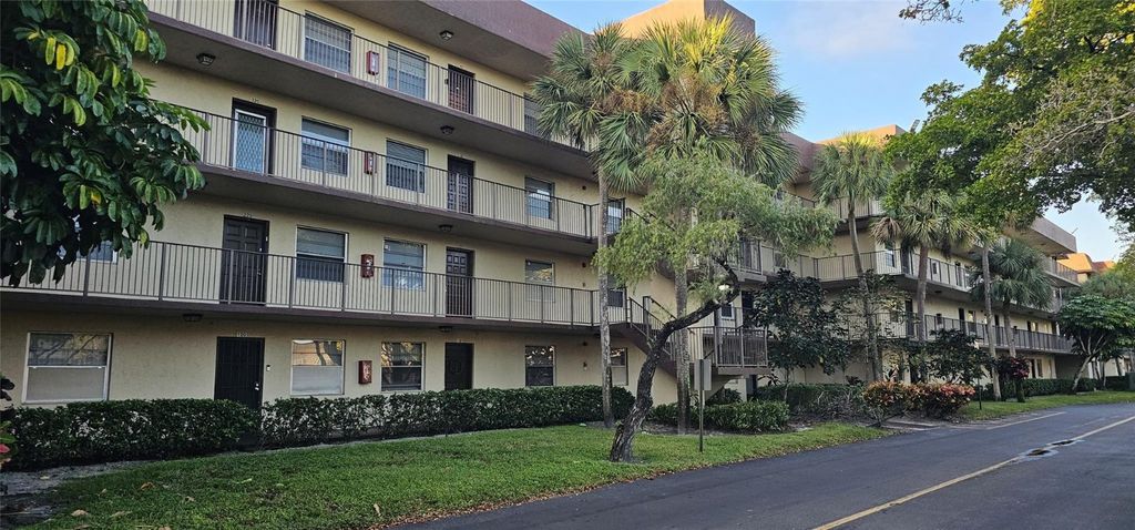 Photo of 3321 NW 47th Terrace #125, Lauderdale Lakes, FL 33319 (MLS # F10540675)