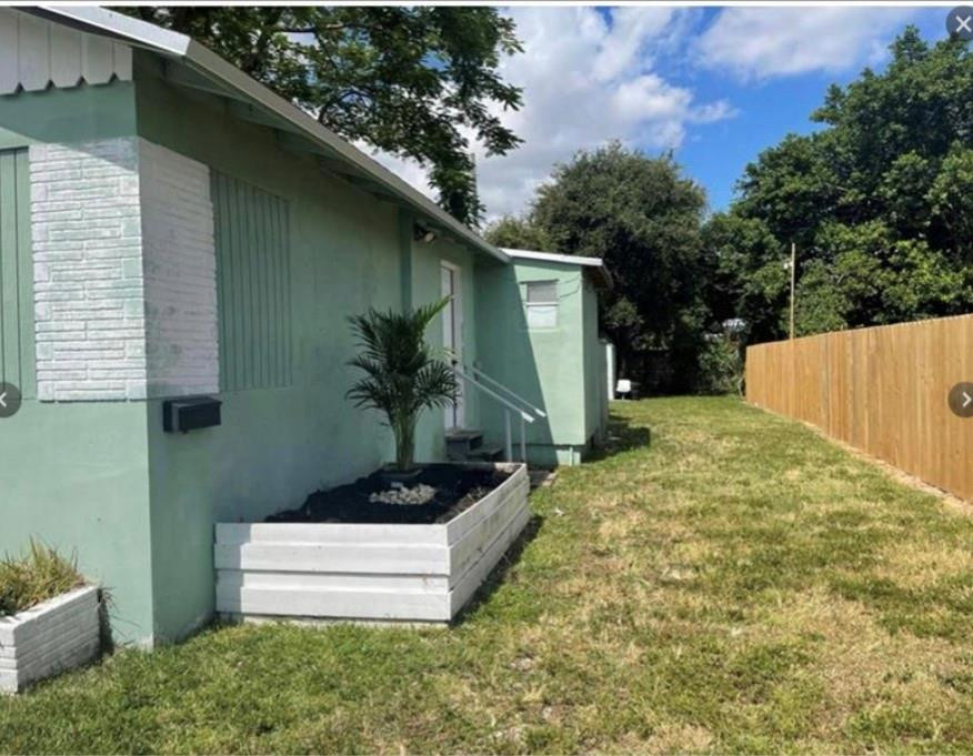 Hollywood Little Ranches - Residential Income