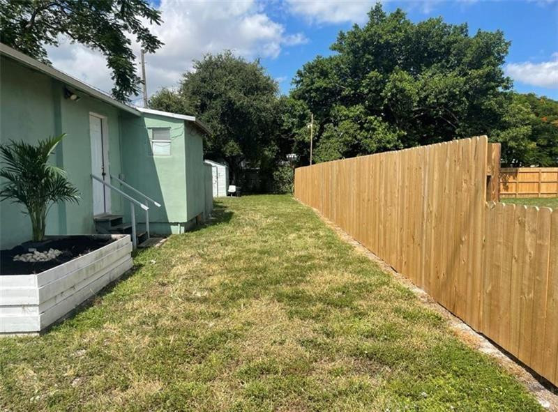 Hollywood Little Ranches - Residential Income