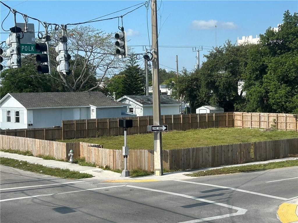 Hollywood Little Ranches - Residential Income