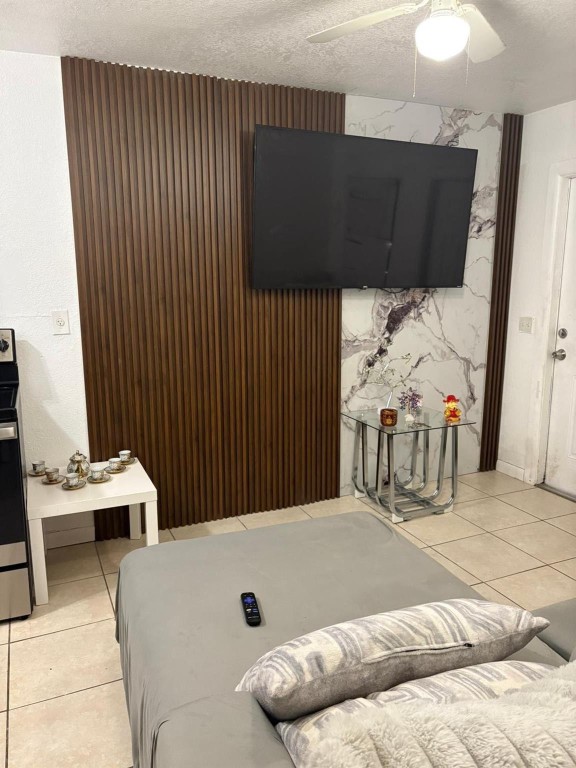 Hollywood Little Ranches - Residential Income