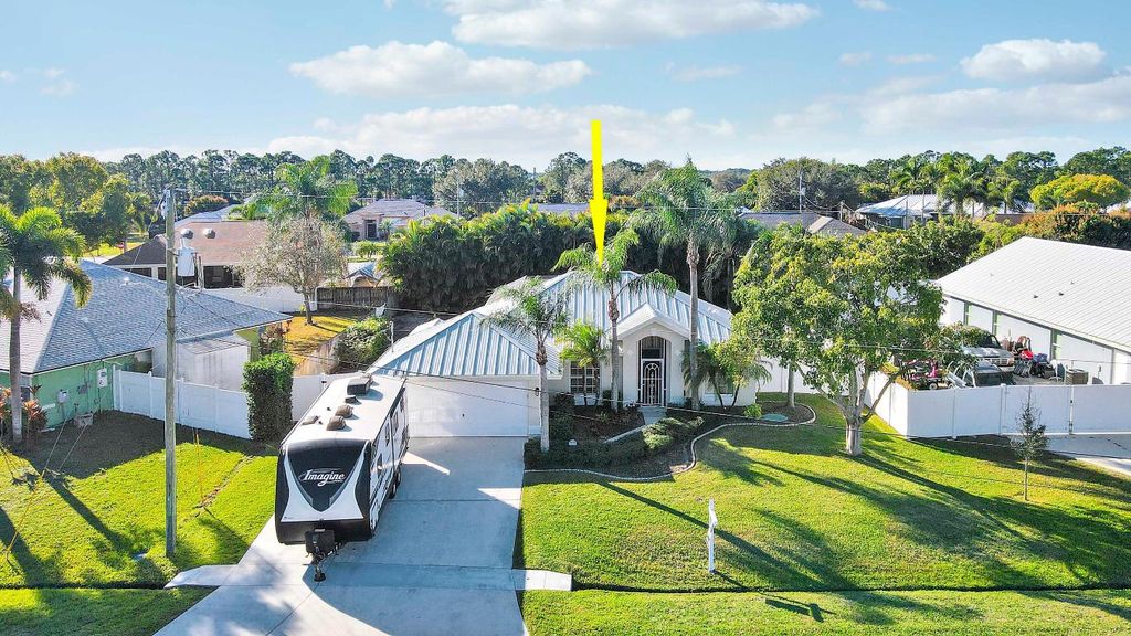 Photo of 5822 NW Begonia Avenue, Port Saint Lucie, FL 34986 (MLS # R11153319)