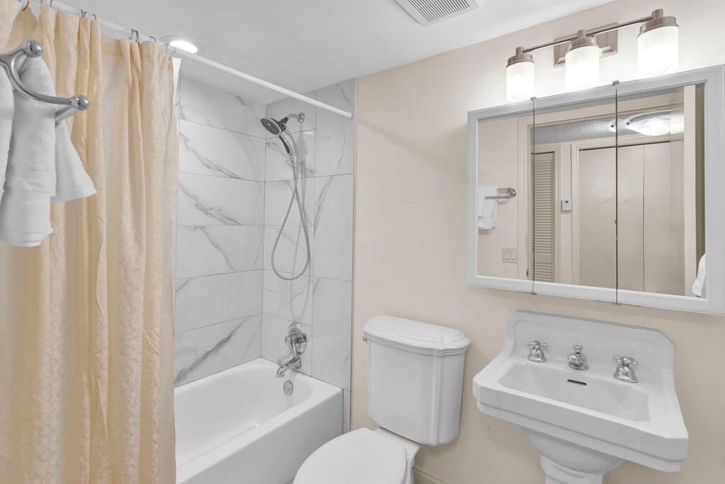WATERSIDE VILLAGE OF PALM - Residential Lease