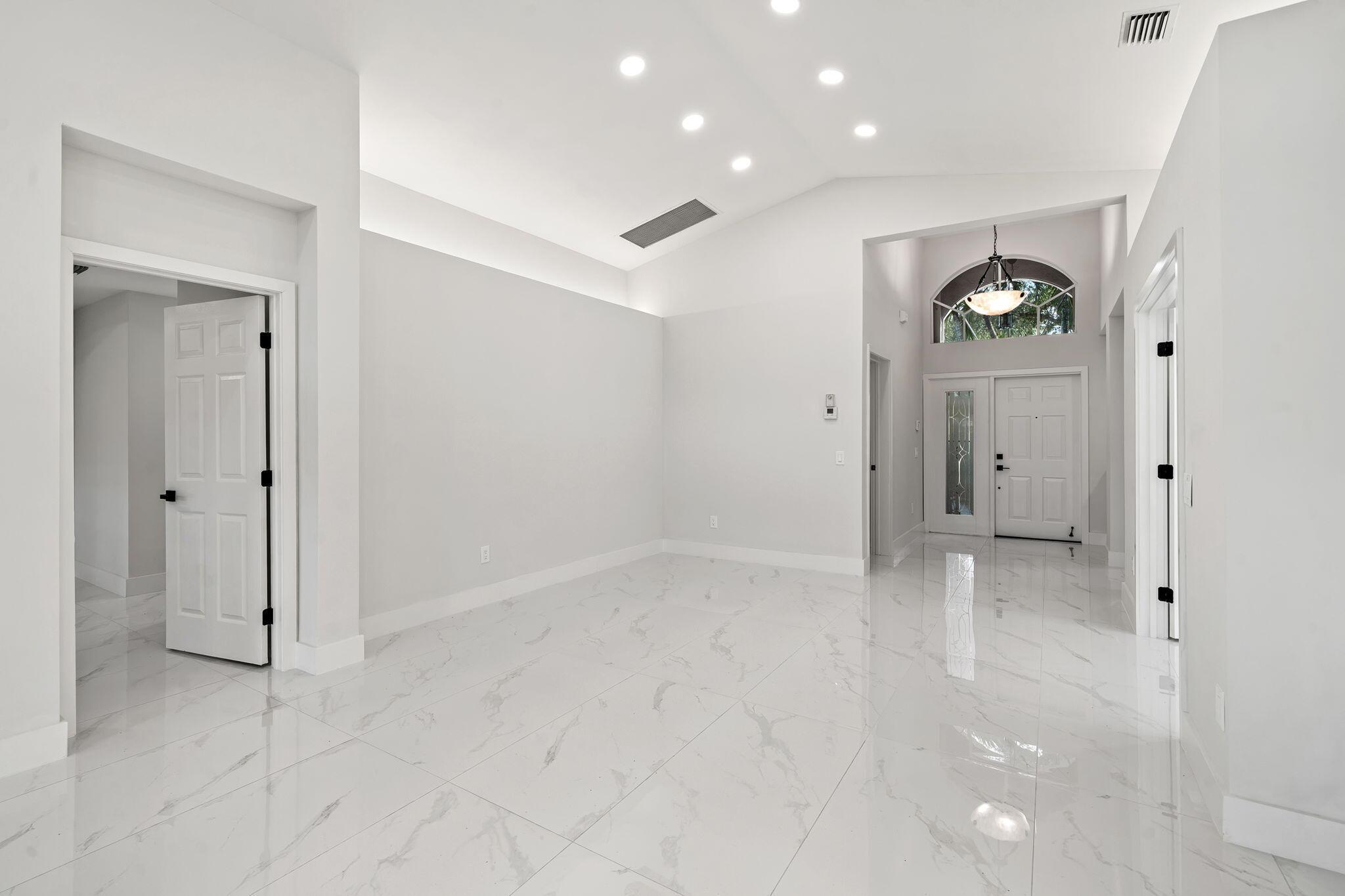 VALENCIA ISLES 3 - Residential