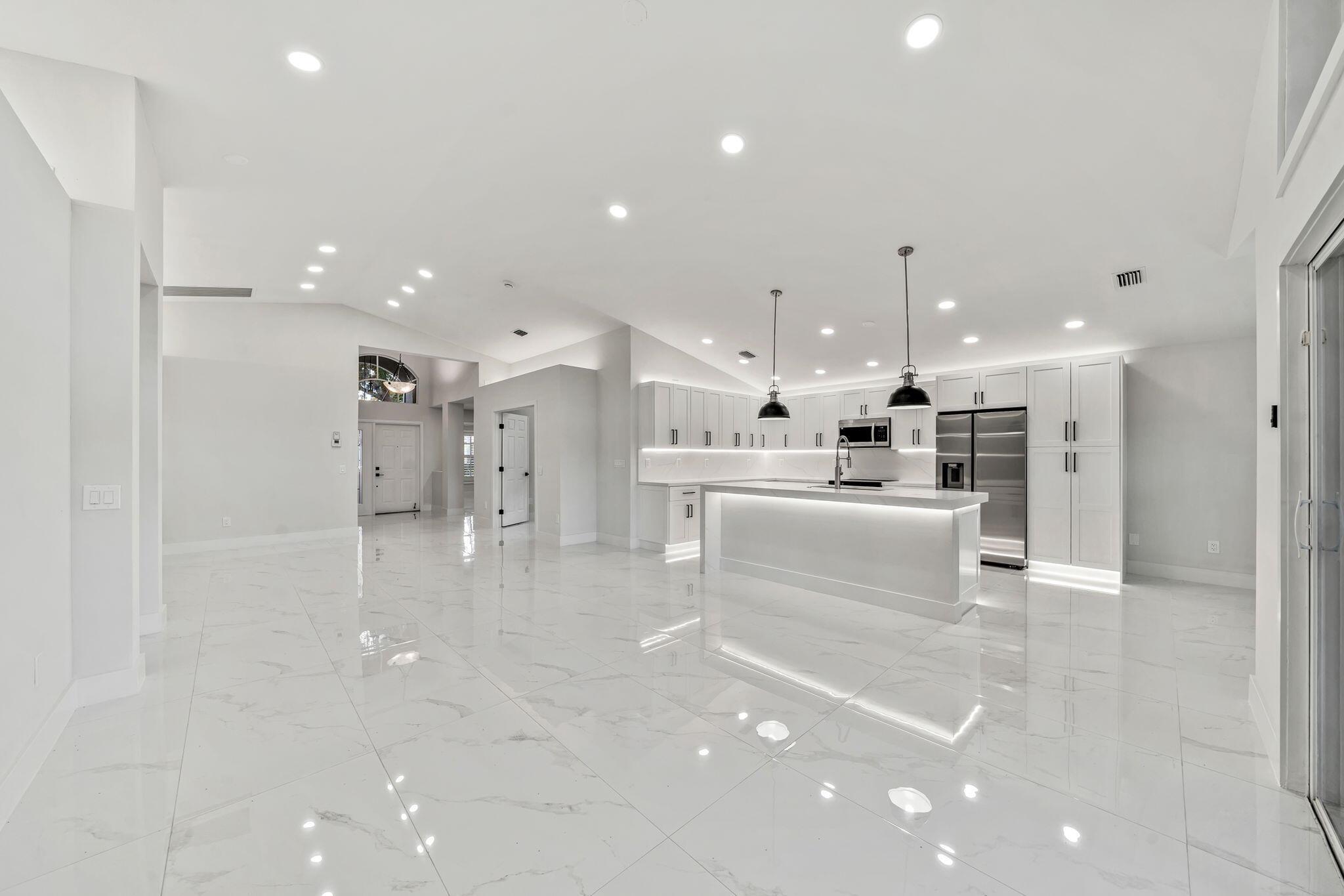 VALENCIA ISLES 3 - Residential