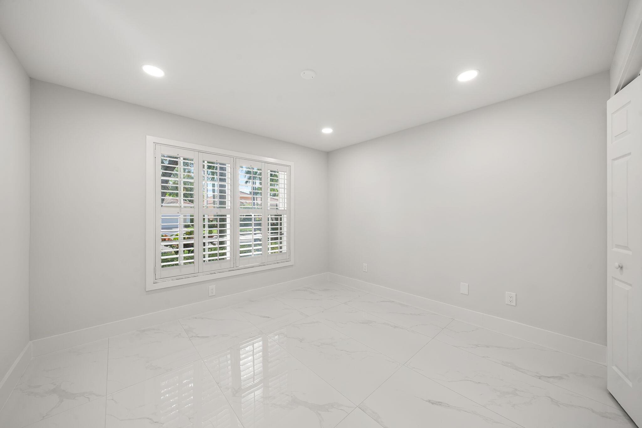 VALENCIA ISLES 3 - Residential