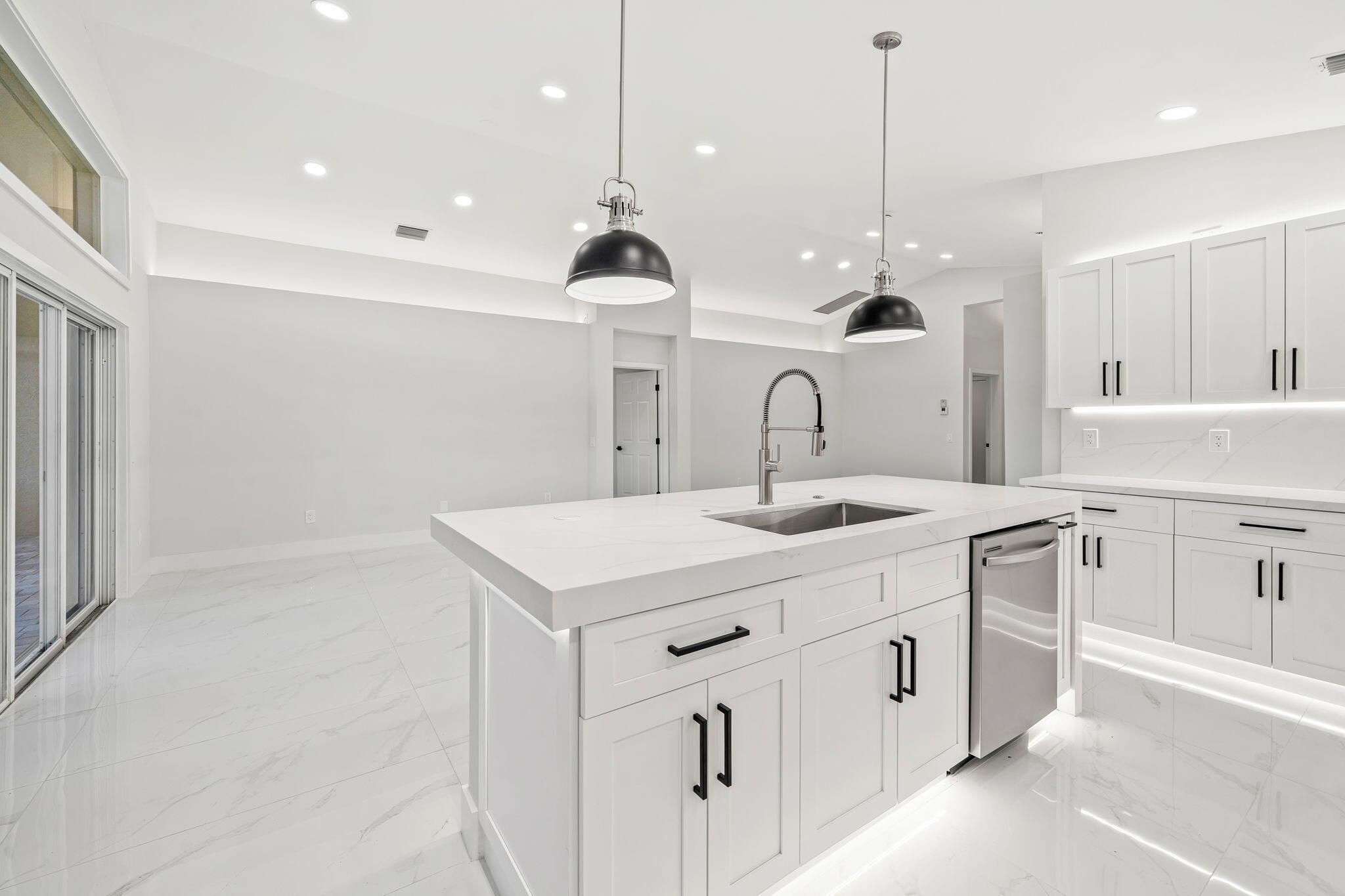 VALENCIA ISLES 3 - Residential