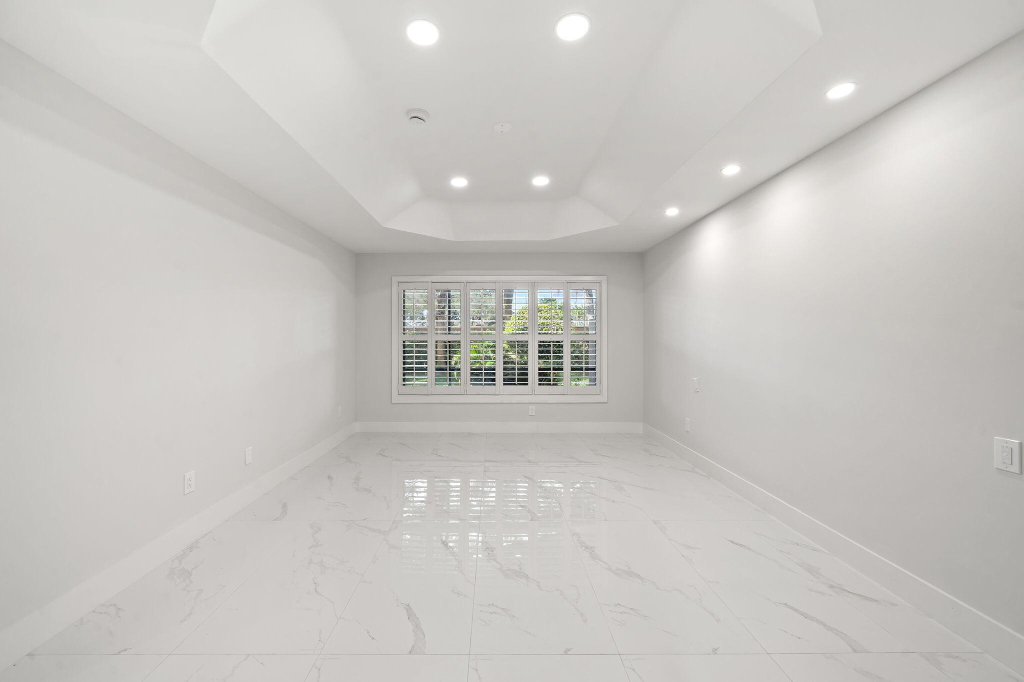 VALENCIA ISLES 3 - Residential
