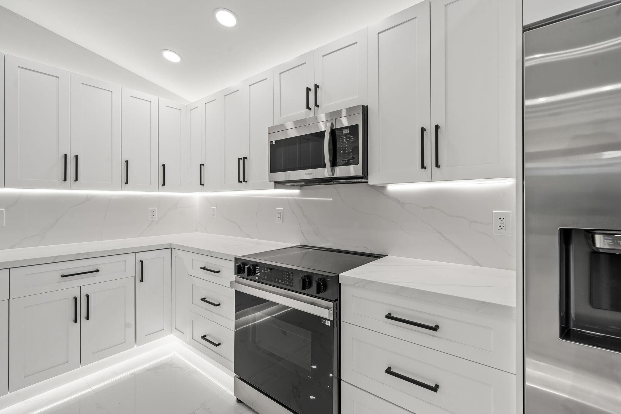 VALENCIA ISLES 3 - Residential