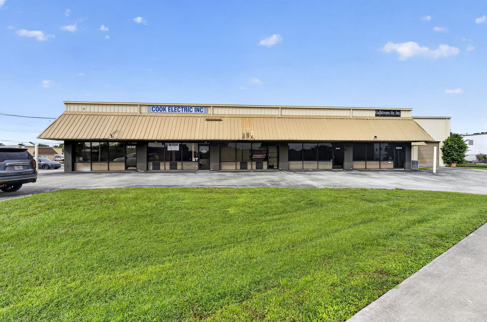 4248 SE COMMERCE Avenue