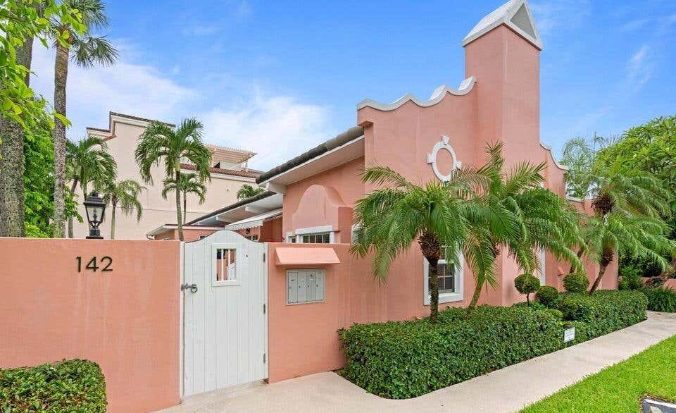 Photo of 142 Peruvian Avenue #1020, Palm Beach, FL 33480 (MLS # B26042209)