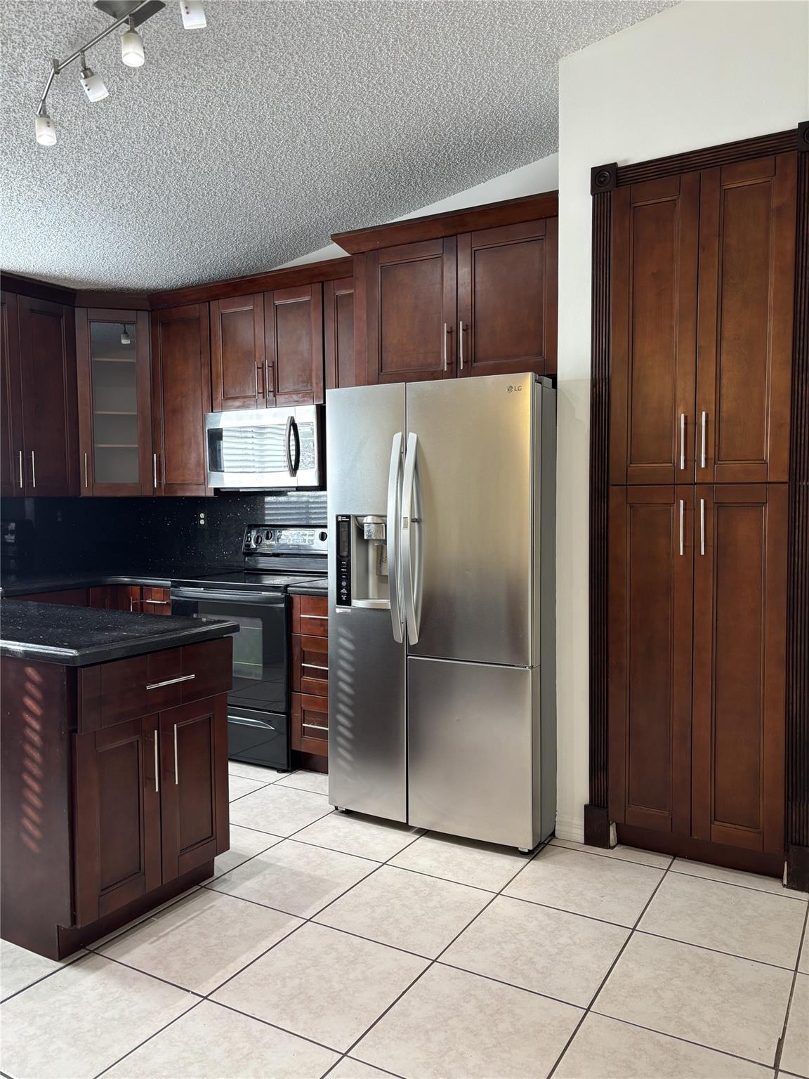 AVALON-CENTEX-REPLAT OF - Residential