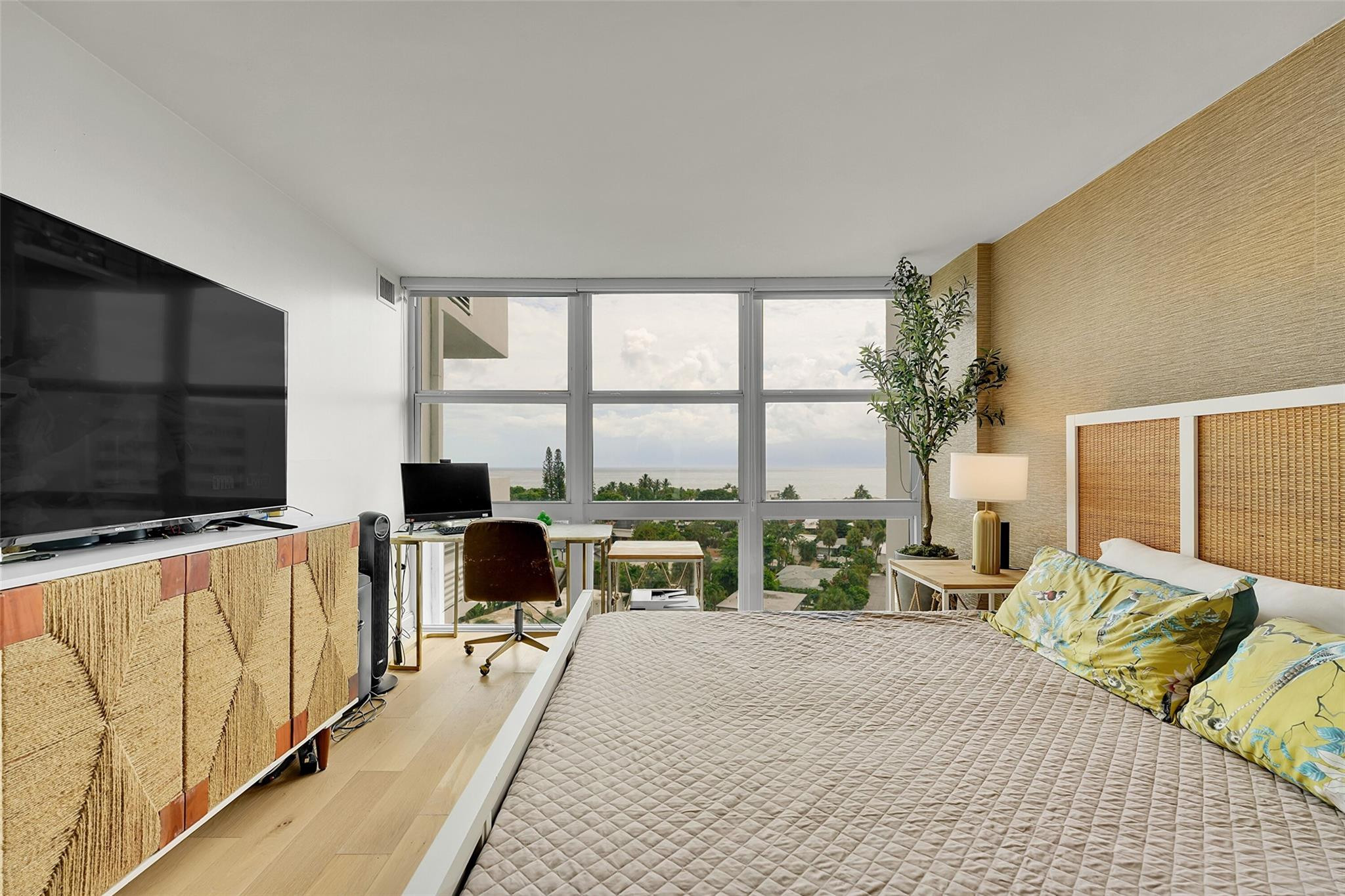 VANTAGE VIEW CONDO - Residential Lease
