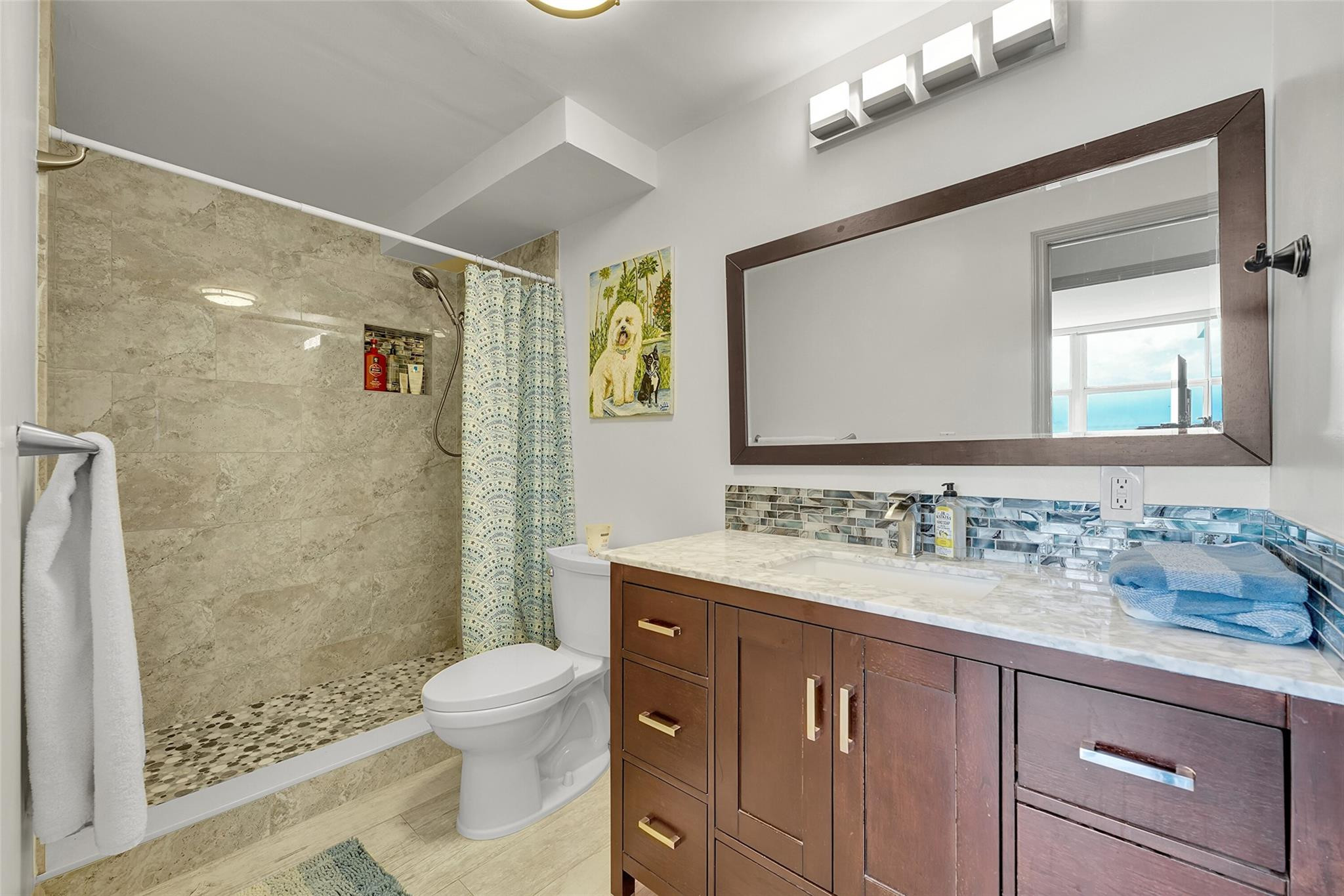VANTAGE VIEW CONDO - Residential Lease
