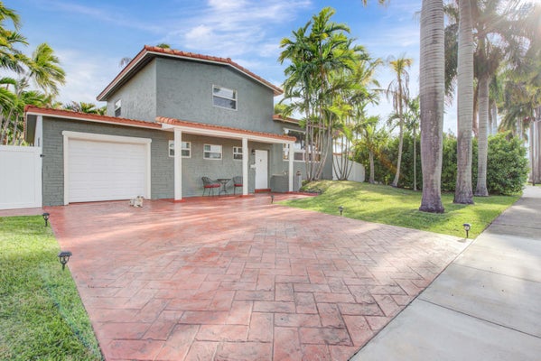 1100 NE 4TH ST, HALLANDALE BEACH, FL 33009 - Image d1385e4e6bb5732368d43750e150e8f2/2990152889