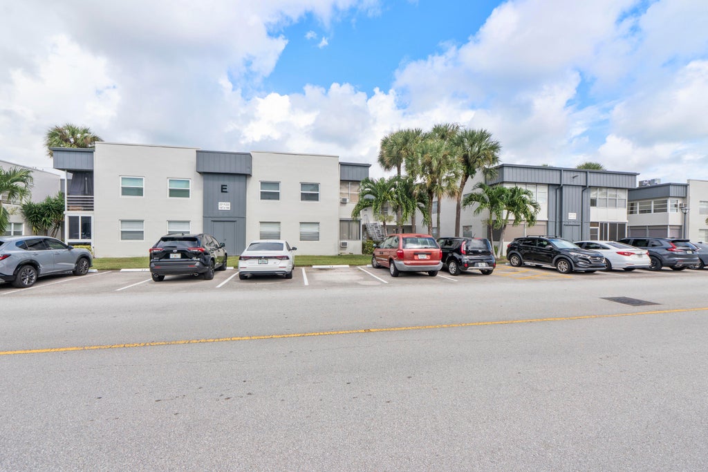 Photo of 197 Normandy Lane #E, Delray Beach, FL 33484 (MLS # B26089515)