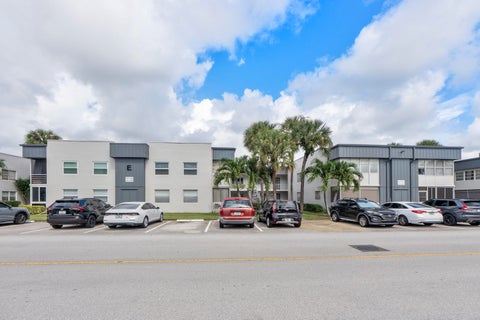Tiny photo for 197 Normandy Lane #E, Delray Beach, FL 33484 (MLS # B26089515)