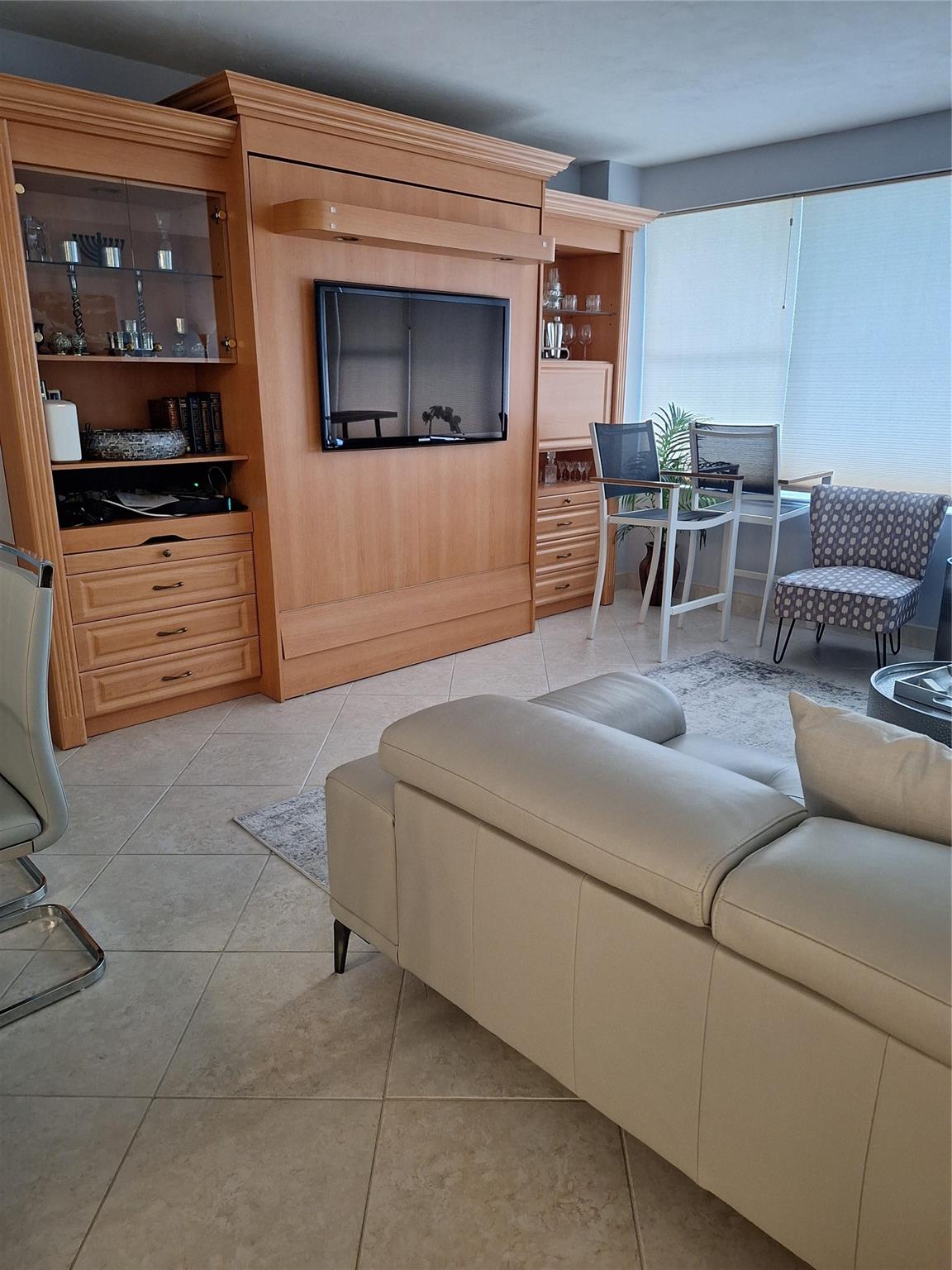 Coral Ridge Towers East - Residential