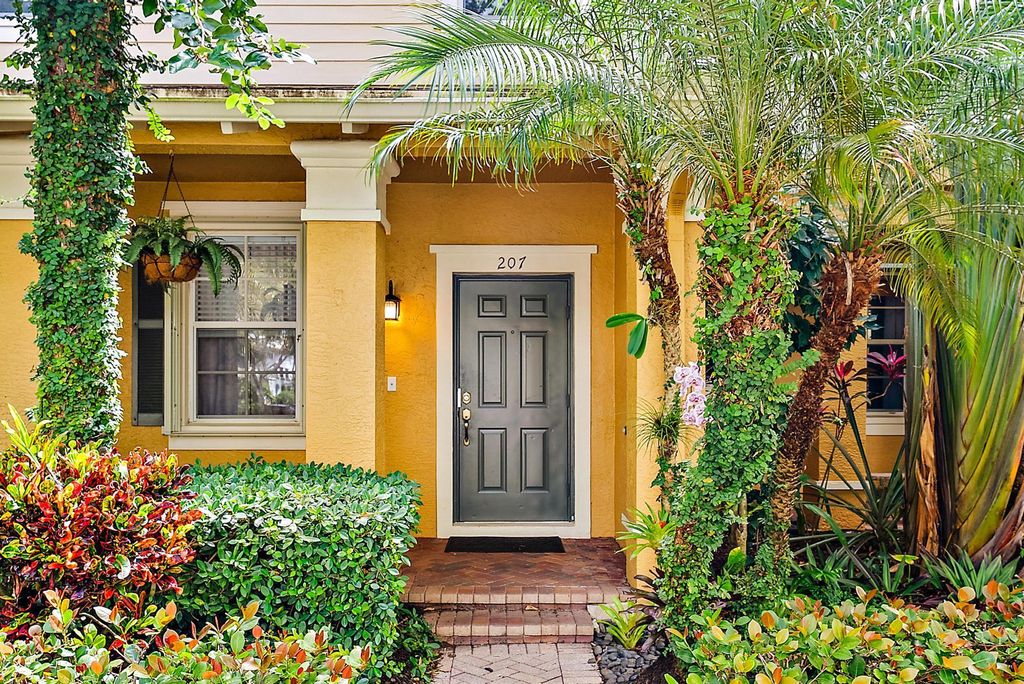 Photo of 207 E Bay Cedar Circle, Jupiter, FL 33458 (MLS # R10975078)