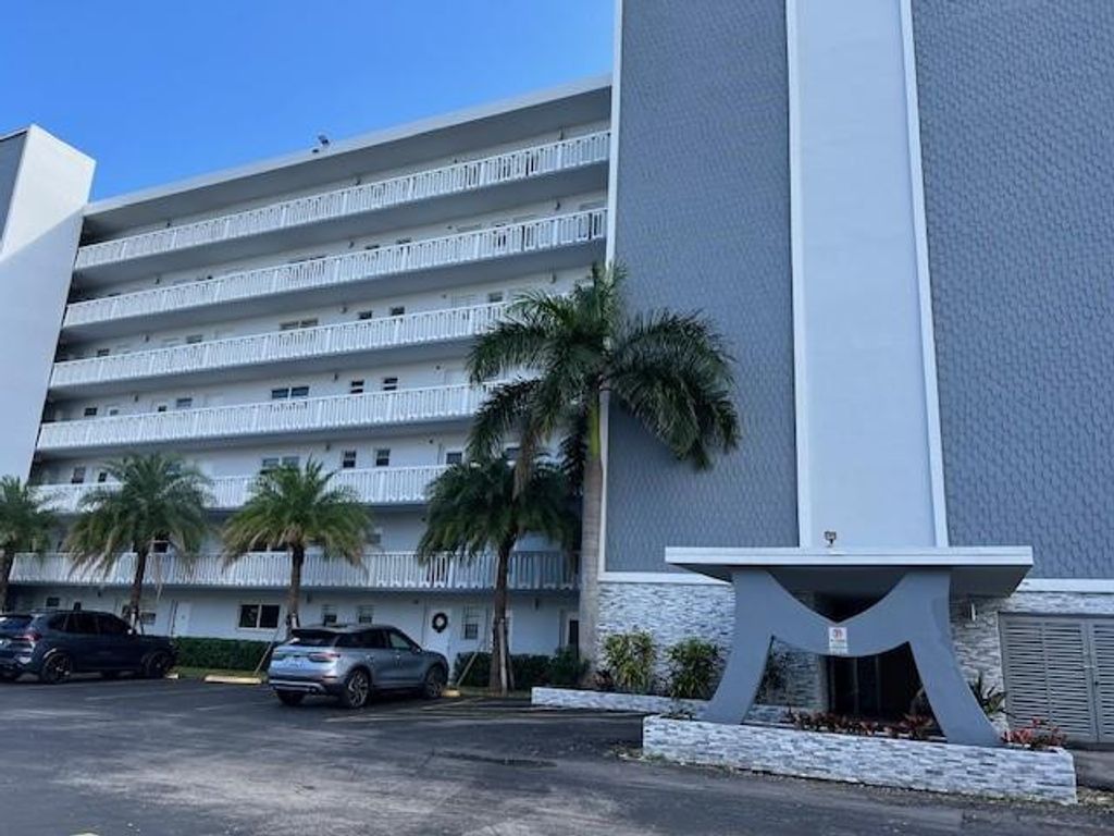 Photo of 320 NE 12th Avenue #701, Hallandale Beach, FL 33009 (MLS # F10426761)