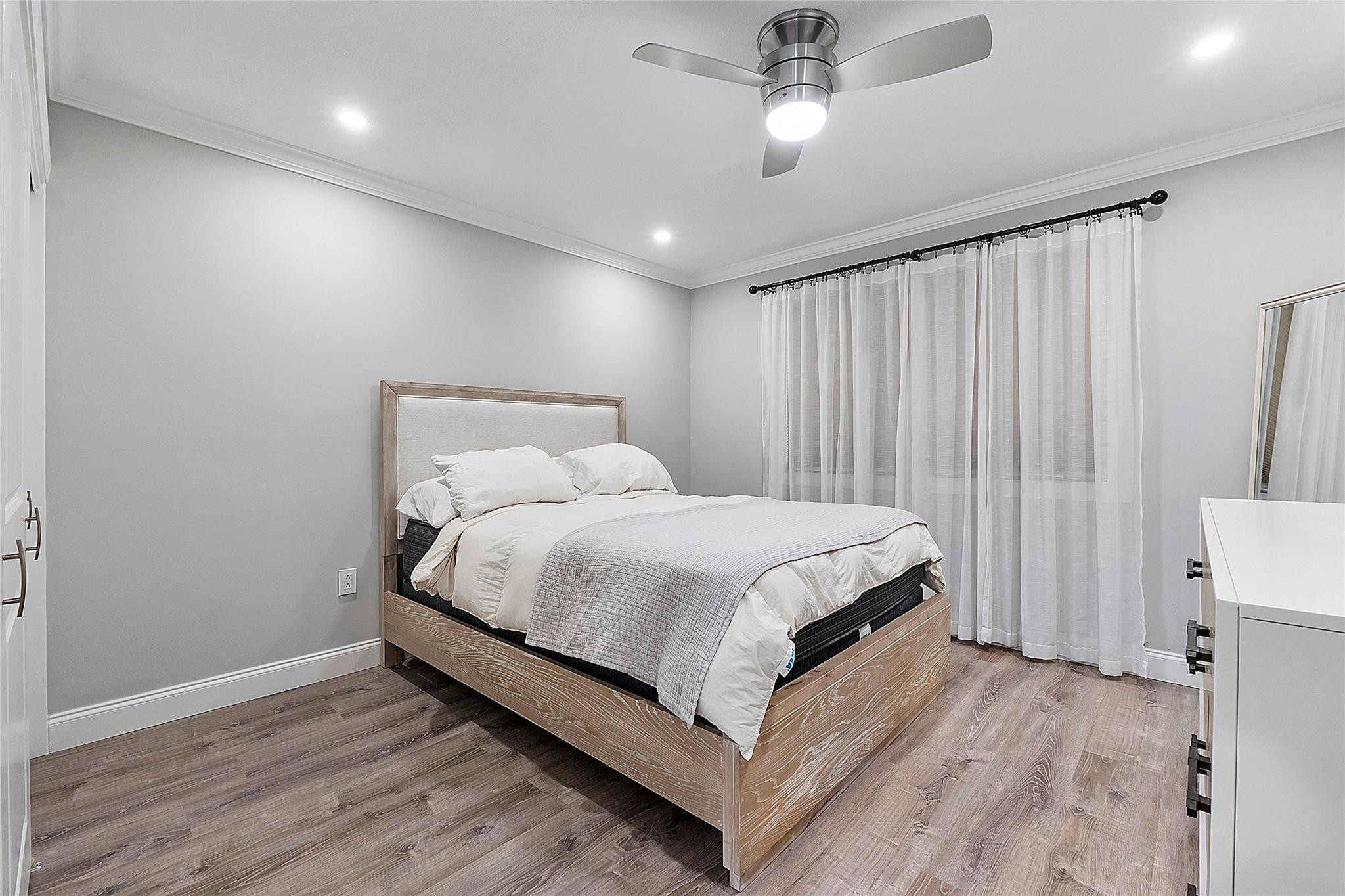 FOUNTAINS OF PALM BEACH CONDO 5 - Residential Lease