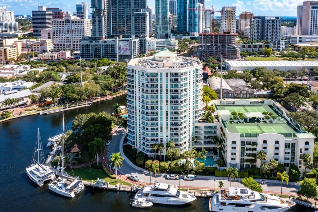 ESPLANADE - Residential