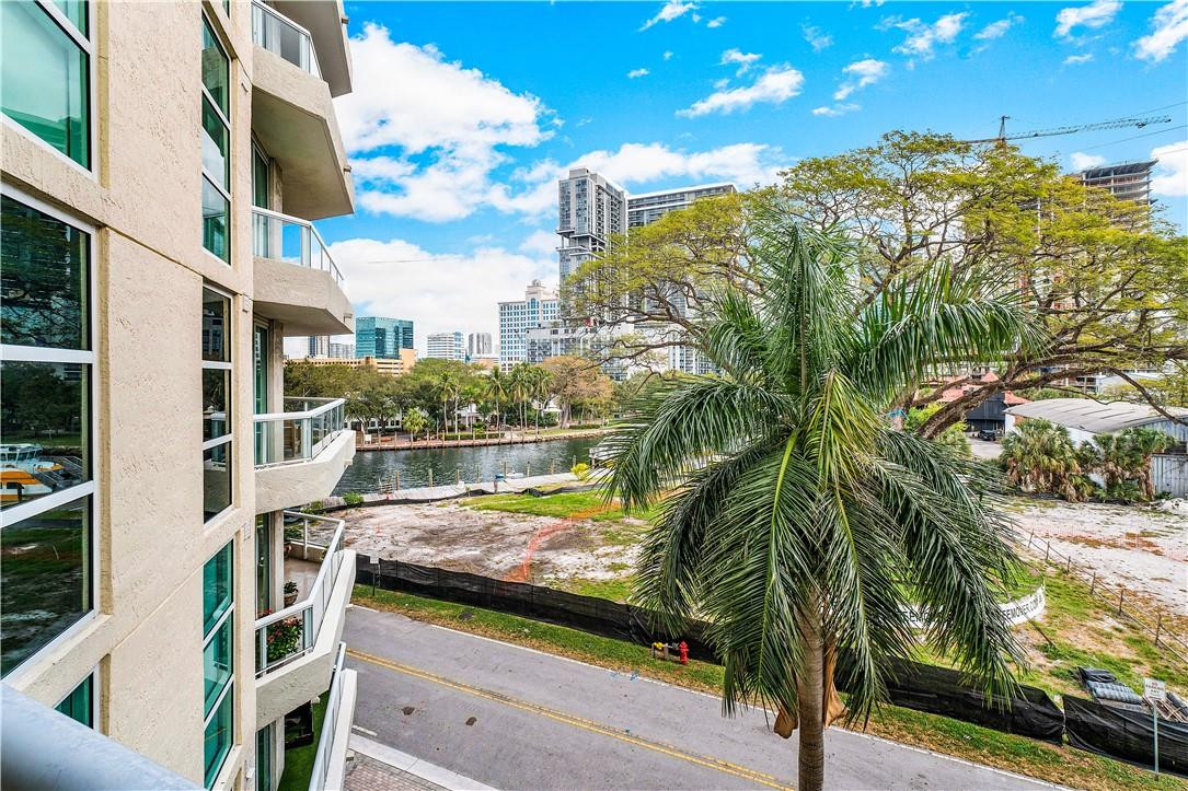 ESPLANADE - Residential