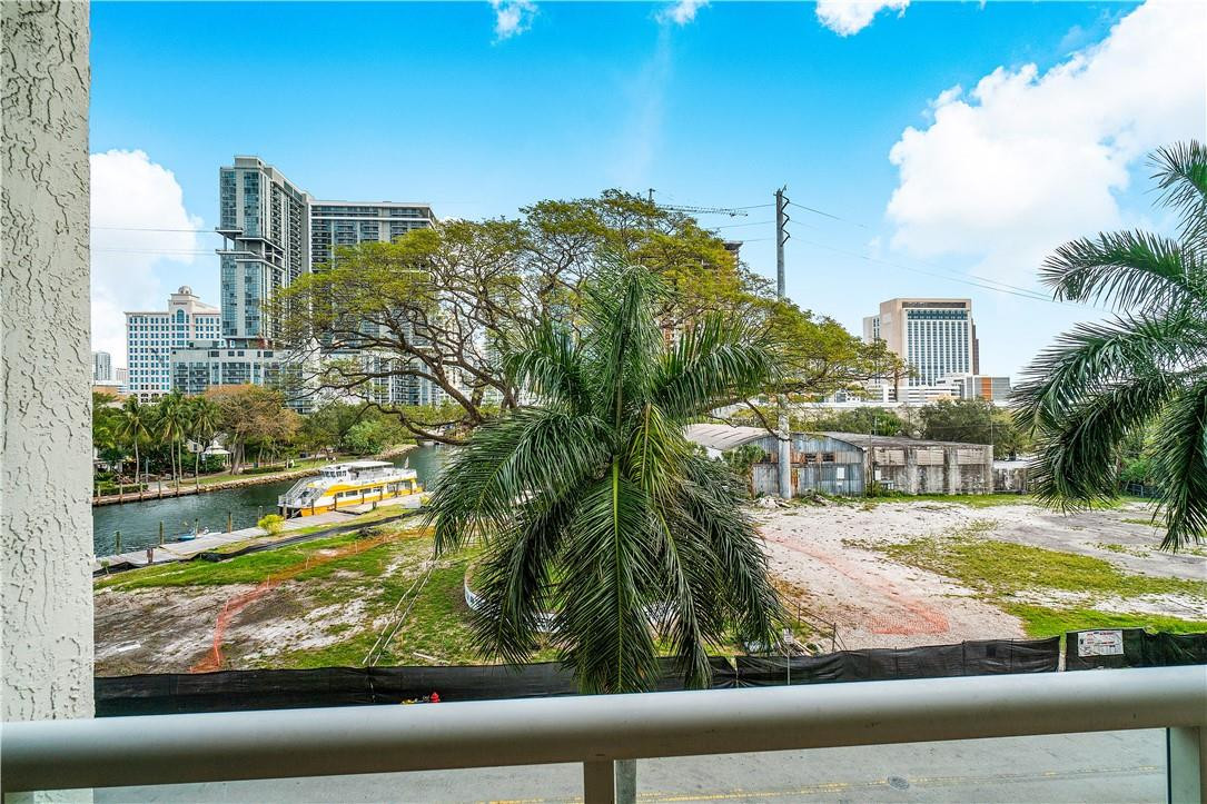 ESPLANADE - Residential