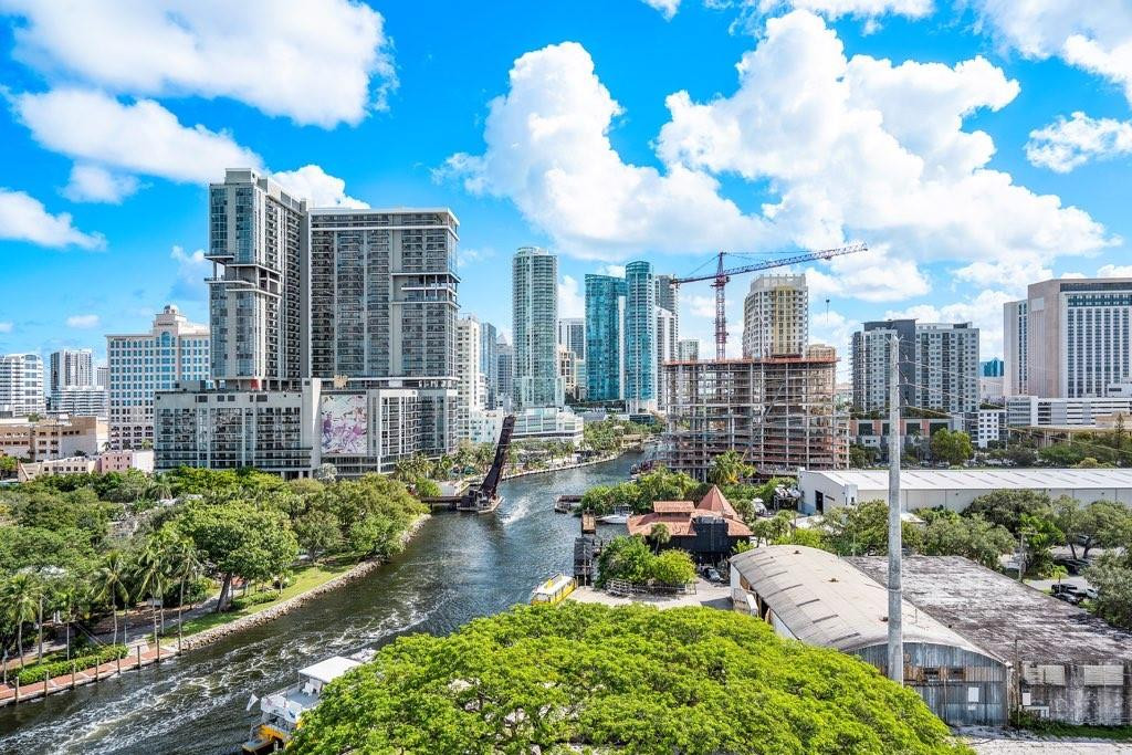 ESPLANADE - Residential