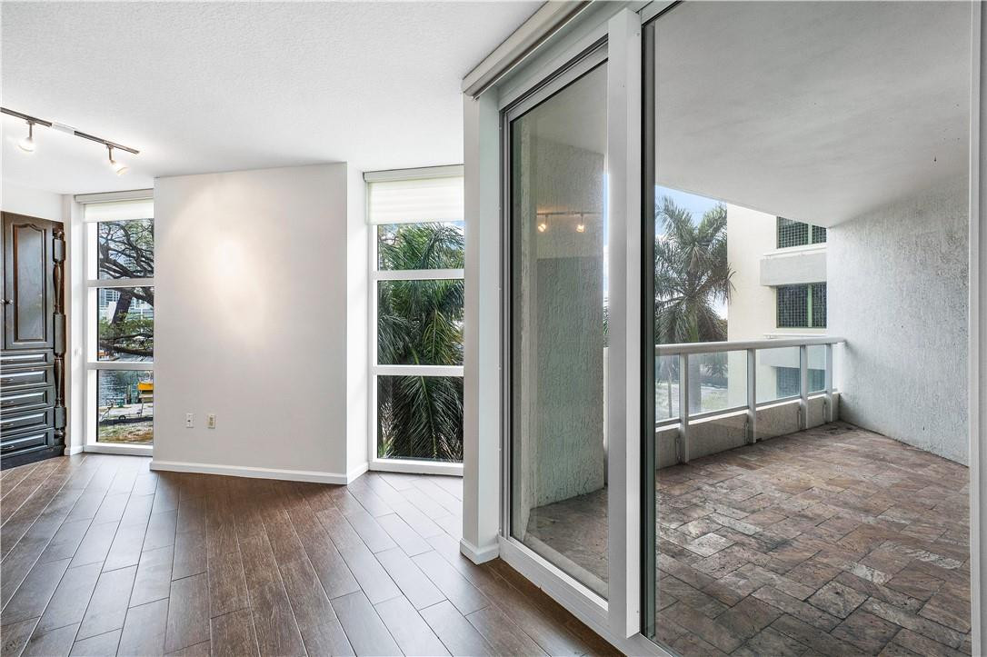 ESPLANADE - Residential